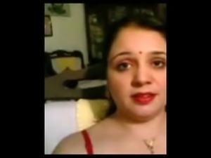 Pakistani Pathan Wife shows perfect plump hairy Muslim Vagina