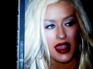 Christina Aguilera facial.