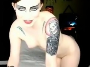 Black Swan Mastubates On Webcam 1