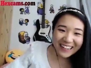 Hot Asian Webcam Teen Playing