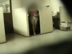 Amateur couple banging in an office get caught on a hidden cam