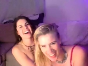 Brunette amateur babe sex dating on webcam