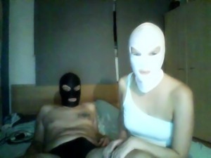 Masked amateur lovers satisfy each other's needs on webcam