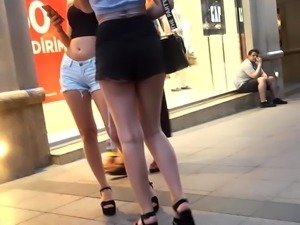 Teens sexy asses, ass cheeks in short shorts