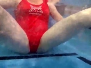 Wild amateur babe with lovely tits masturbates in the pool