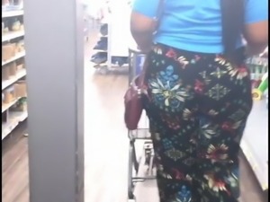 (Busted) Flower pants for a thick ebony flower girl
