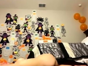 Blonde amateur gives webcam show with toys