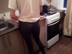 fucked a girl while cooking