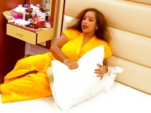 AN HOUSEWIFE WAIT FOR HER PLUMBER TO DO WORK HER BATHROOM, AND WATCH FROM...