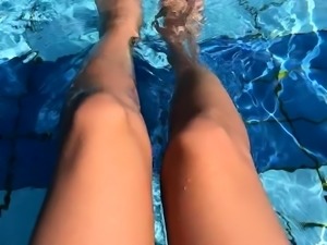 Amateur Foot Fetish Girlfriend Sucks and gives a Footjob