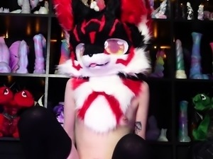 Piss fetish WAM gal solo toys