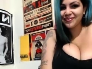 Fat BBW with big boobs masturbating and squirtin on cam